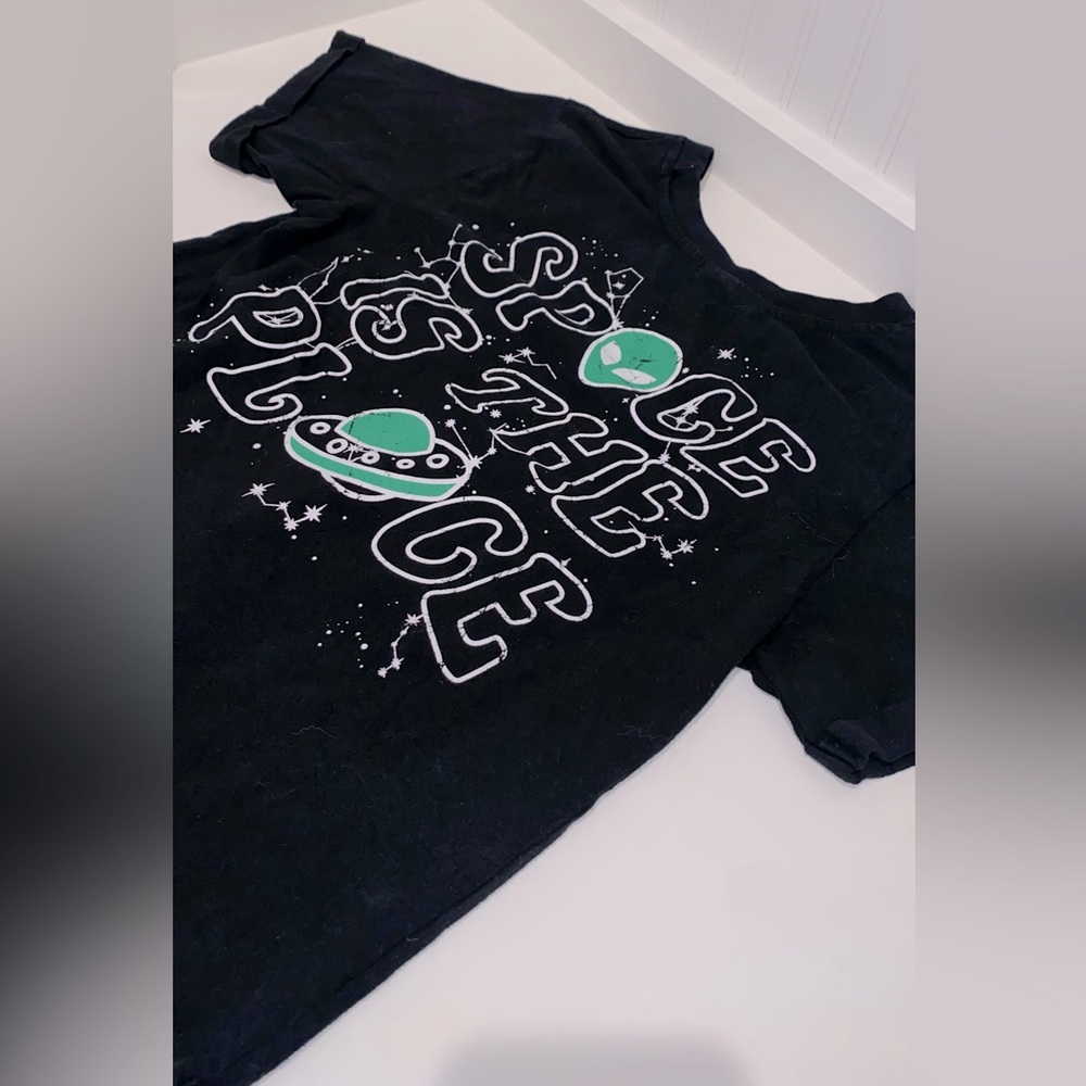 Cropped Alien Top